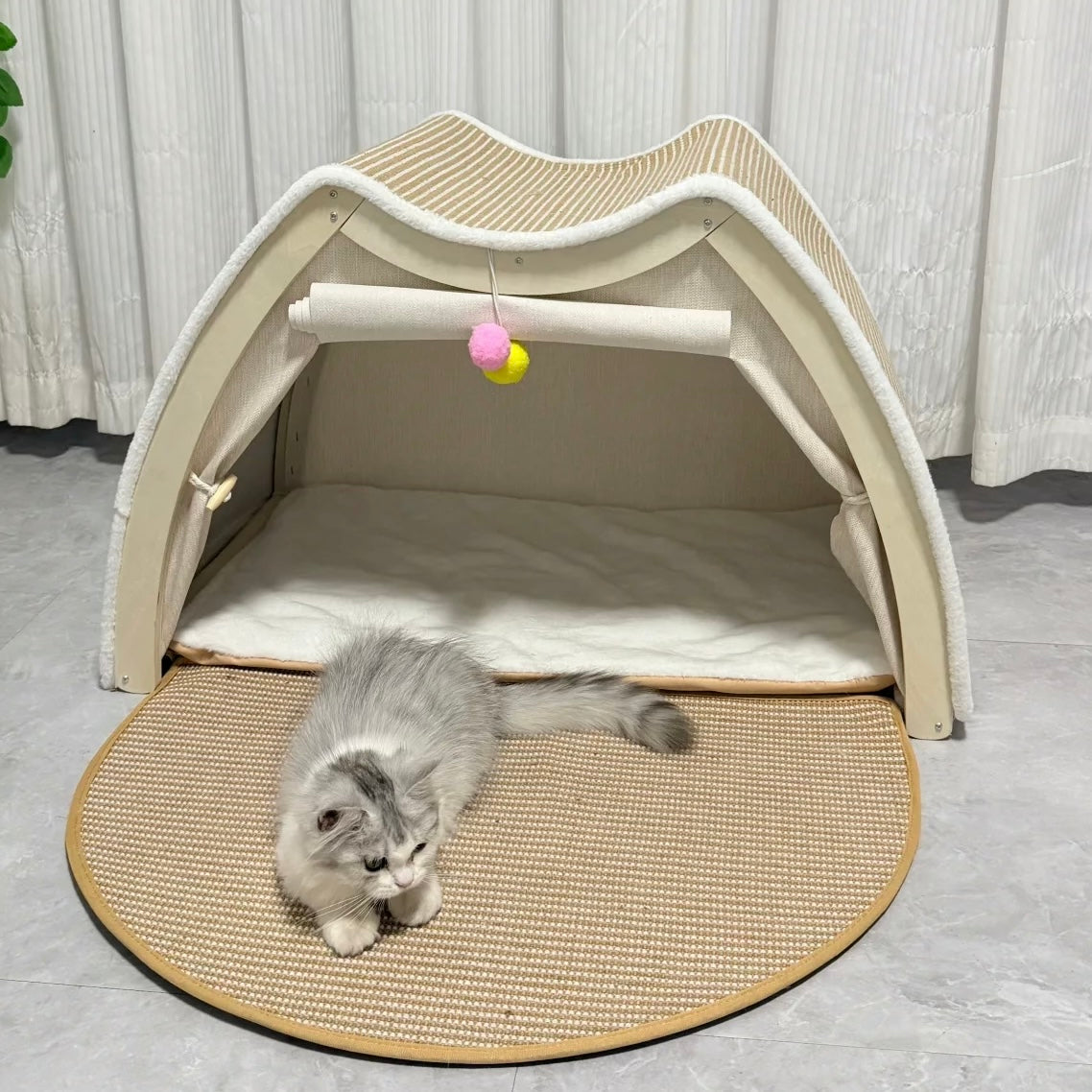 Solid Wood Cat House – Built‑in Sisal Scratch Board for Healthy Claws