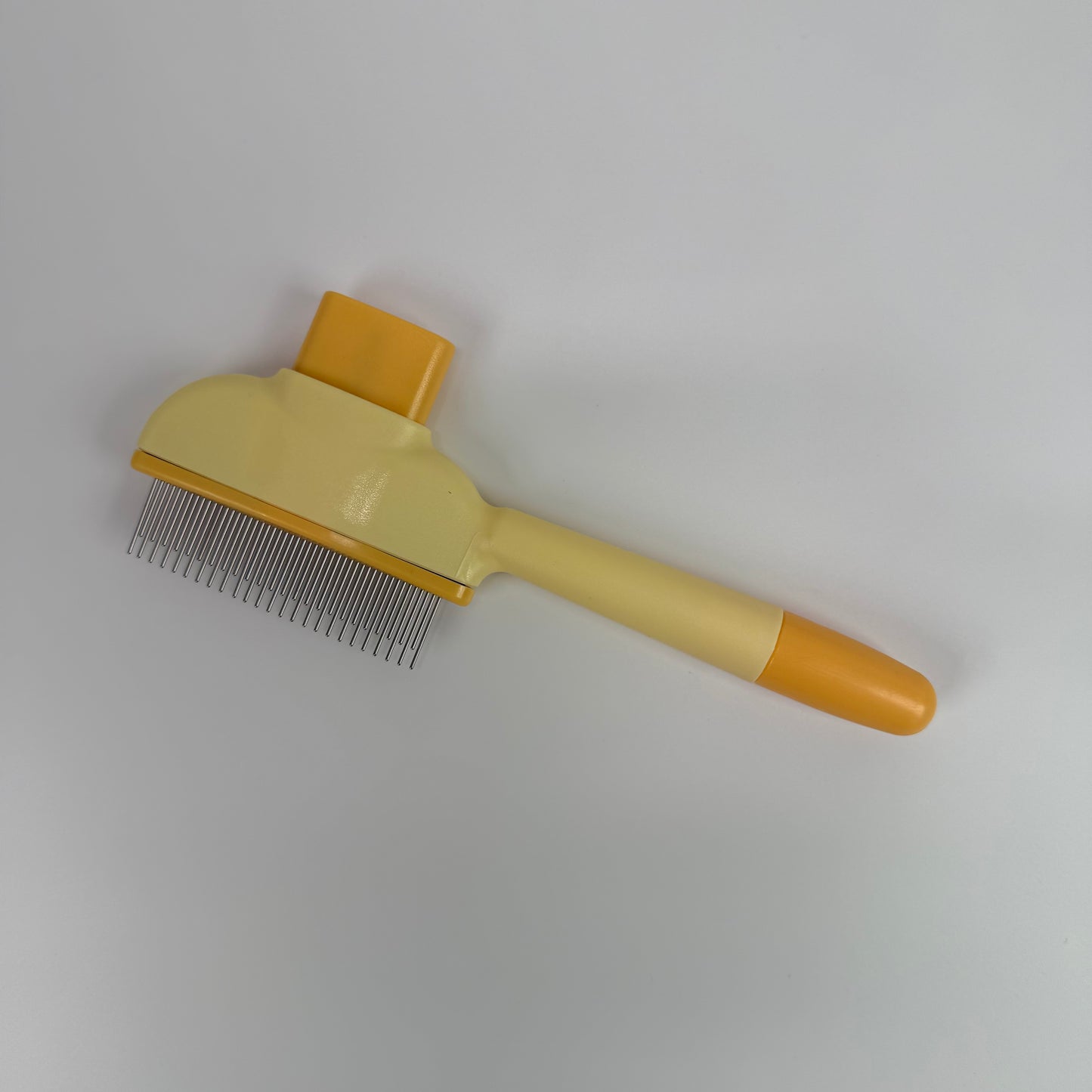 Deshedding Brush for Long & Short Haired Pets – Professional Grooming Tool