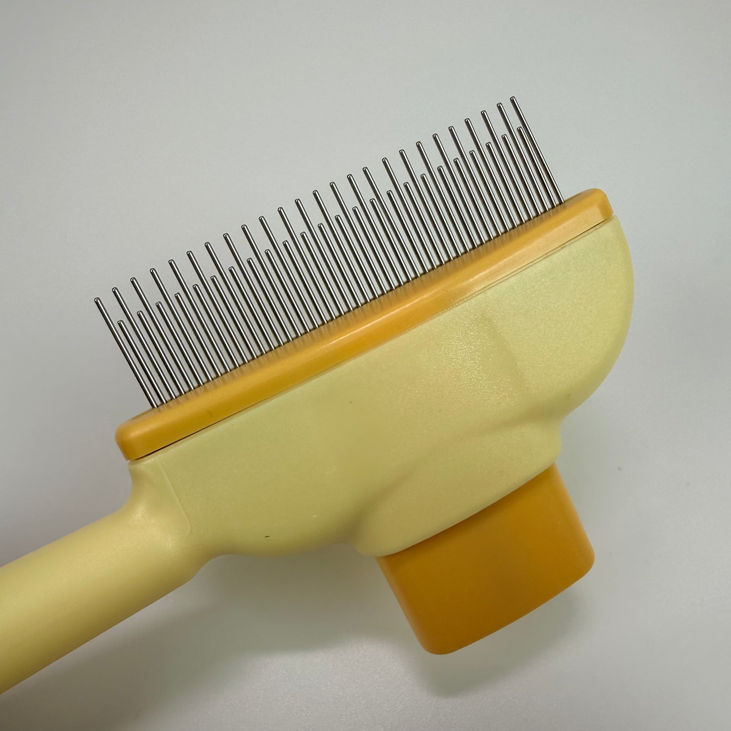 Deshedding Brush for Long & Short Haired Pets – Professional Grooming Tool