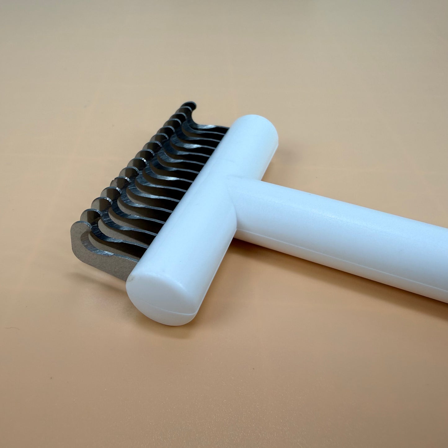 Deshedding Brush for Long & Short Haired Pets – Professional Grooming Tool