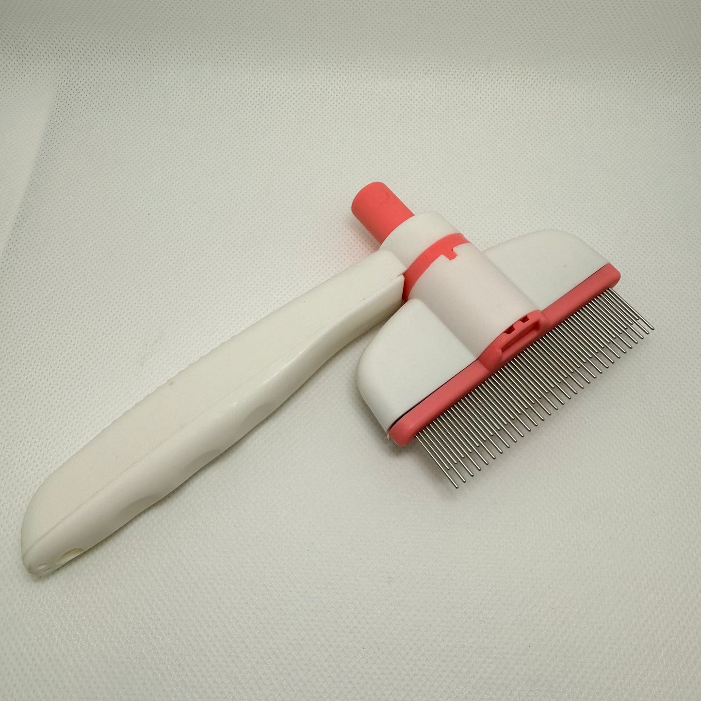 Deshedding Brush for Long & Short Haired Pets – Professional Grooming Tool