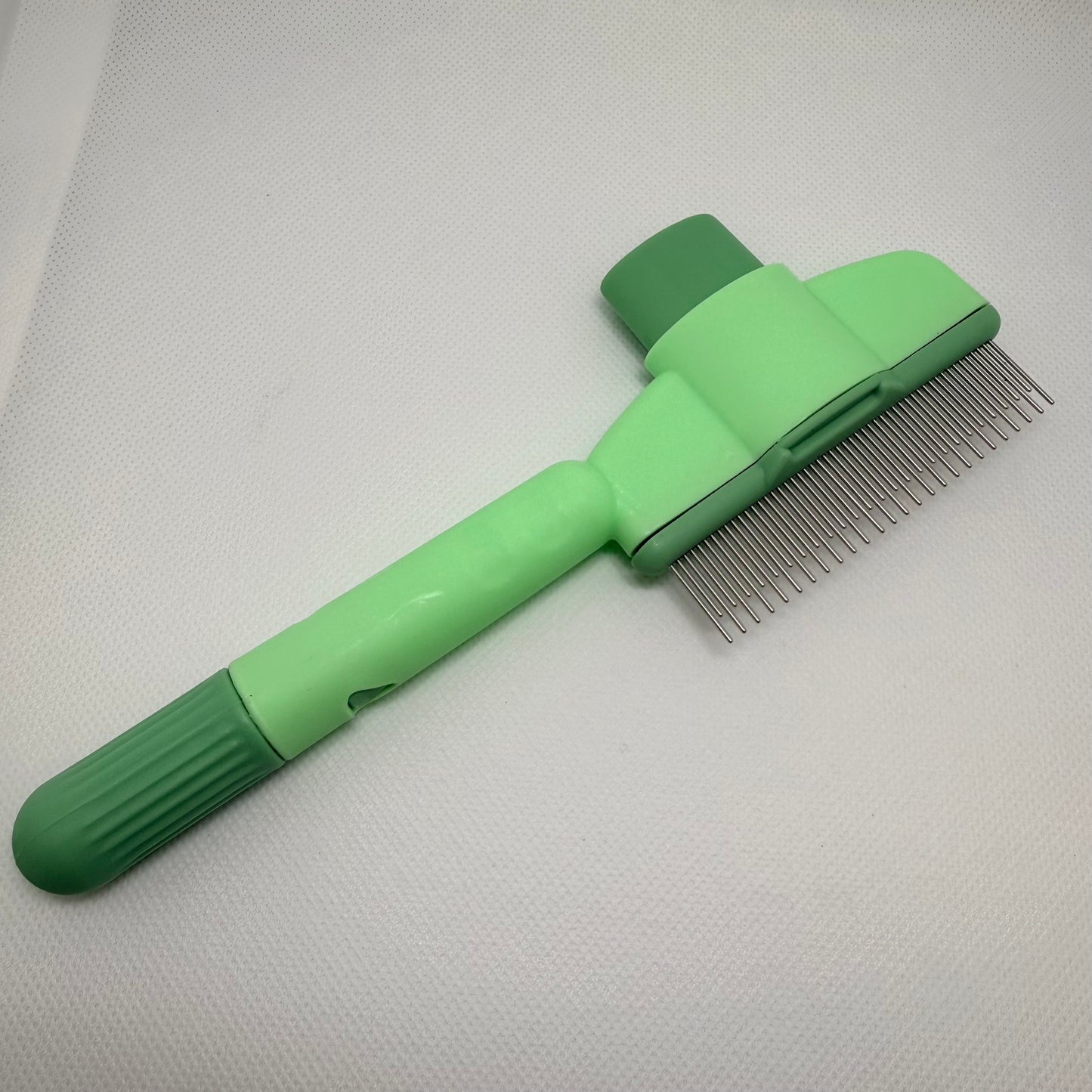 Deshedding Brush for Long & Short Haired Pets – Professional Grooming Tool