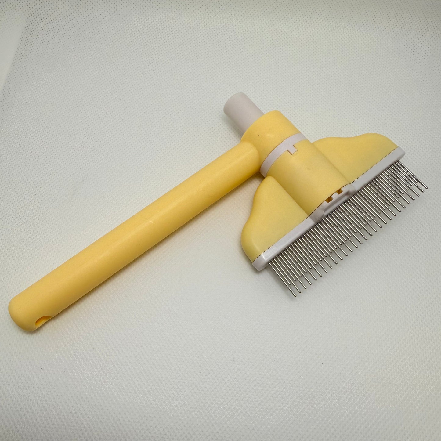Deshedding Brush for Long & Short Haired Pets – Professional Grooming Tool