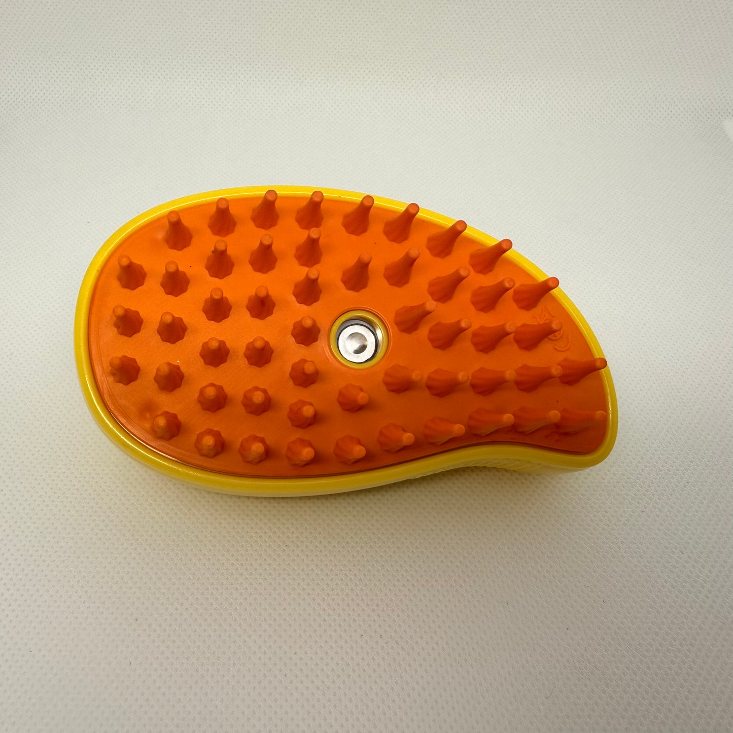 Steamy Brush for Cats – Mist Spray Grooming & Deshedding Tool